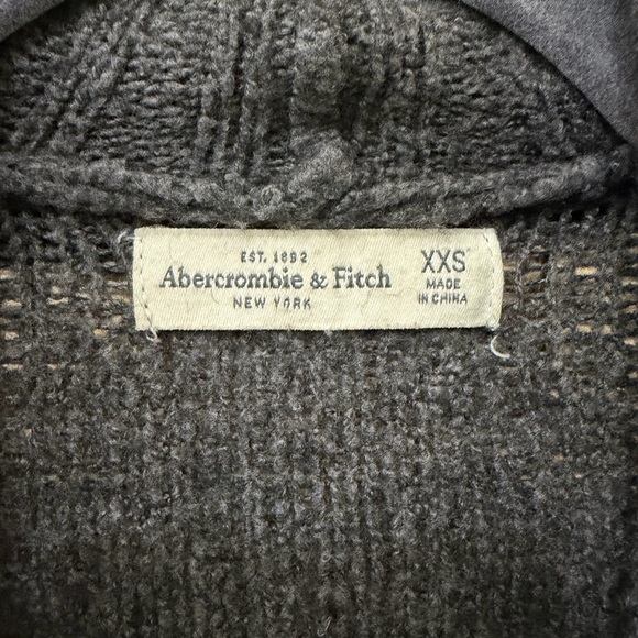 Abercrombie & Fitch Gray Wool Blend Open Front Draped Cardigan Sweater Shawl - Picture 4 of 7